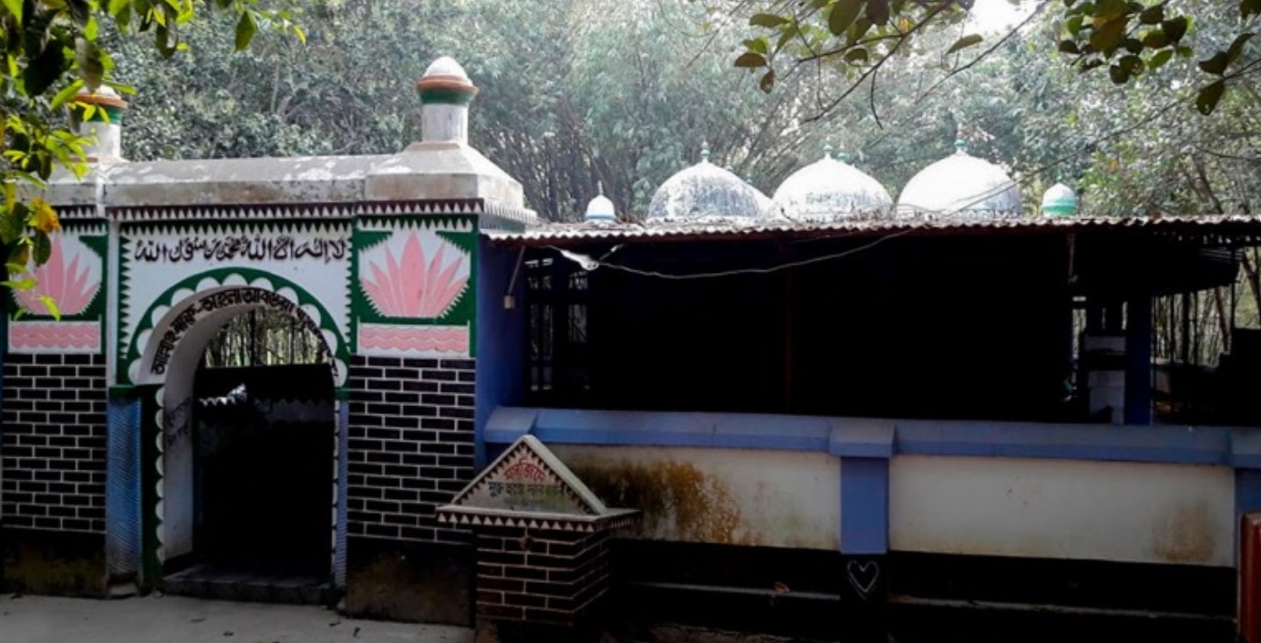 Laldighi Noy Gambuj Masjid/লালদীঘি নয় গম্বুজ মসজিদ