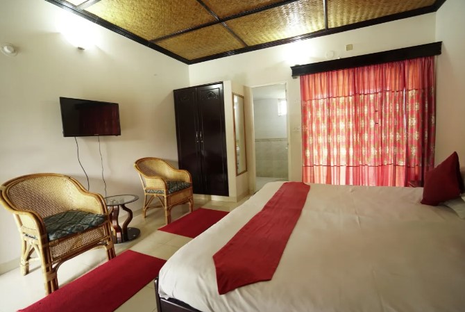 EXECUTIVE ROOM (NON A/C)