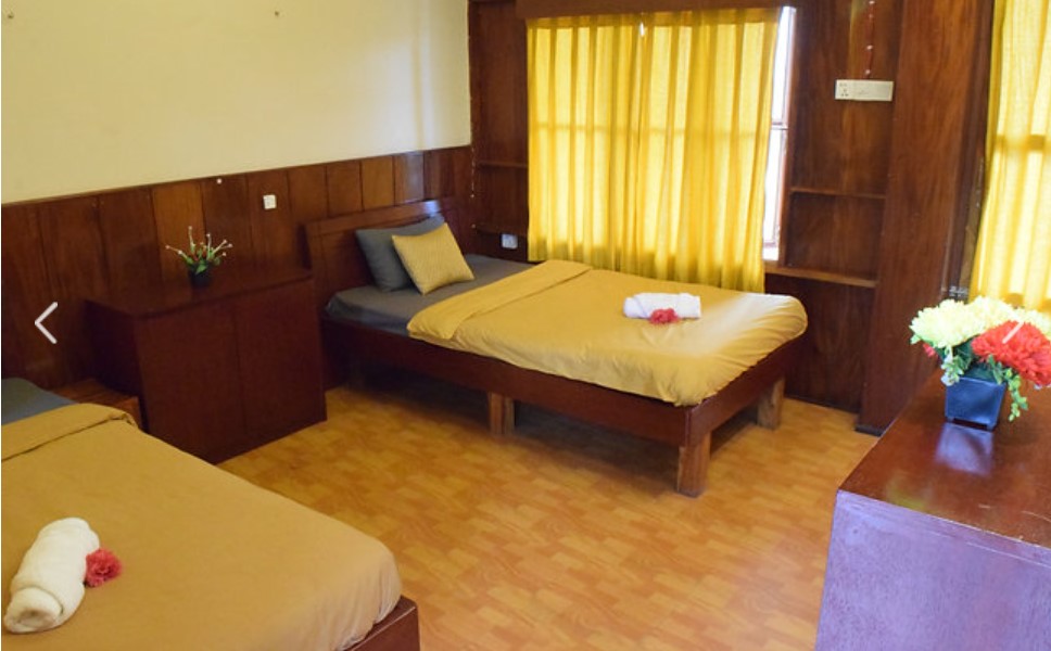 Twin Bed Room
